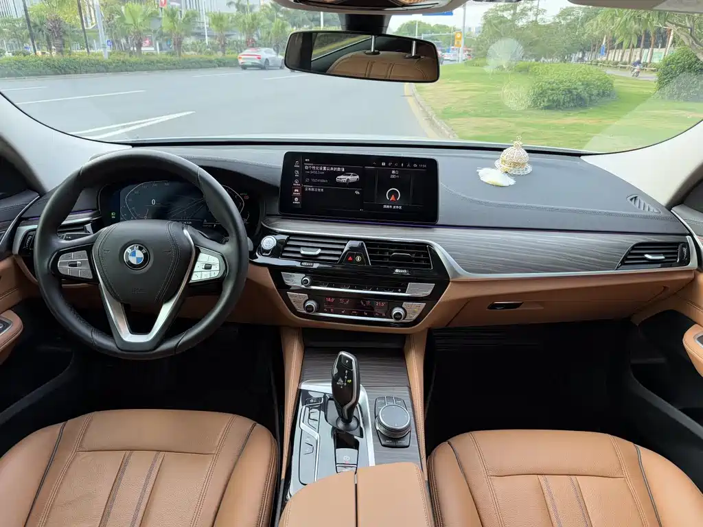 BMW 6 Series GT 2021 630i Luxury Design Package