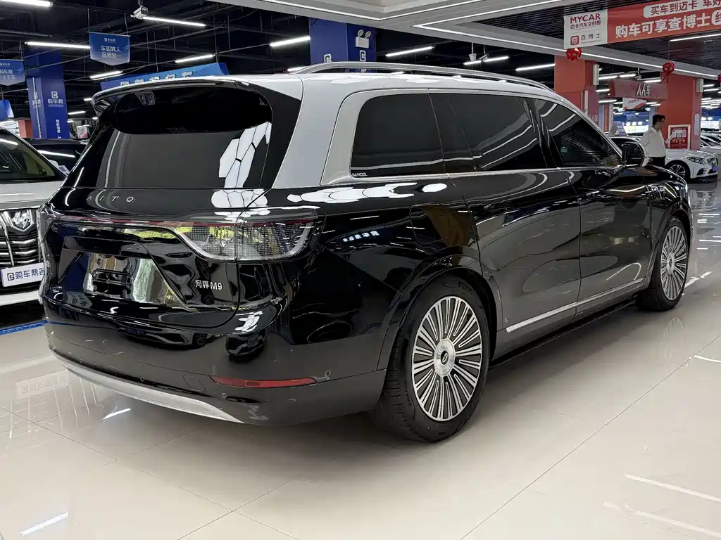 AITO M9 2025 EREV Ultra Edition 52kWh 6-Seater with 192-Line LiDAR