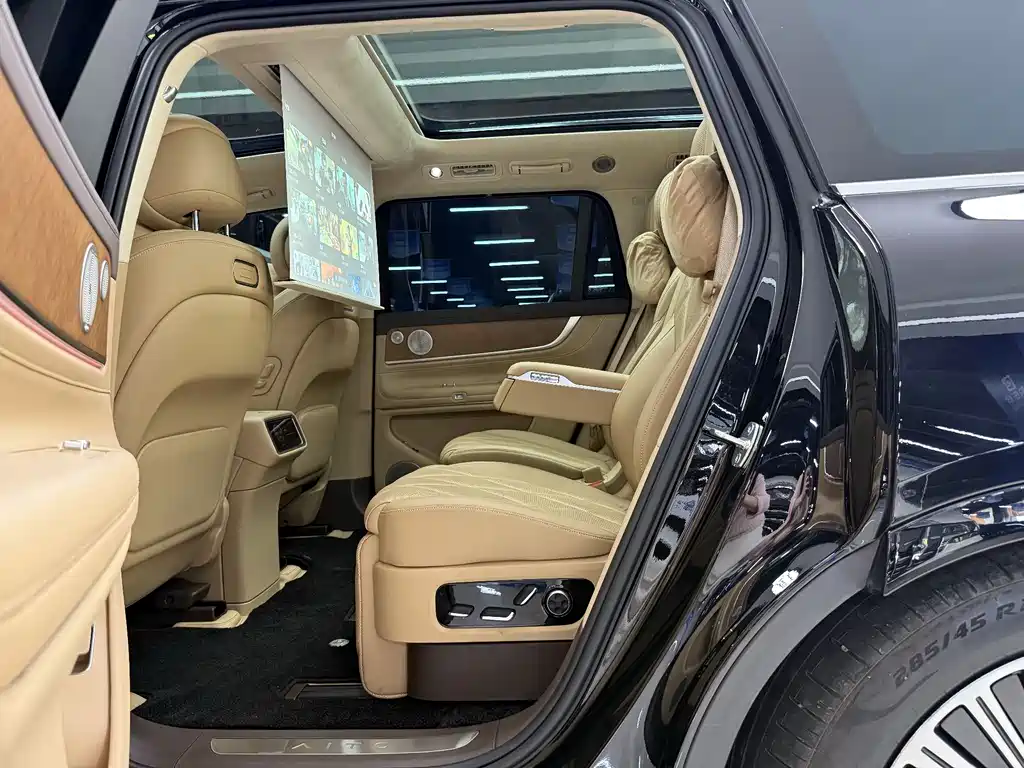 AITO M9 2025 EREV Ultra Edition 52kWh 6-Seater with 192-Line LiDAR