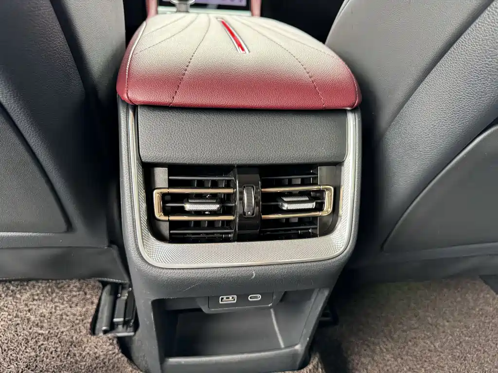 Hongqi H5 2024 2.0T Automatic Smart Connected Flagship Edition