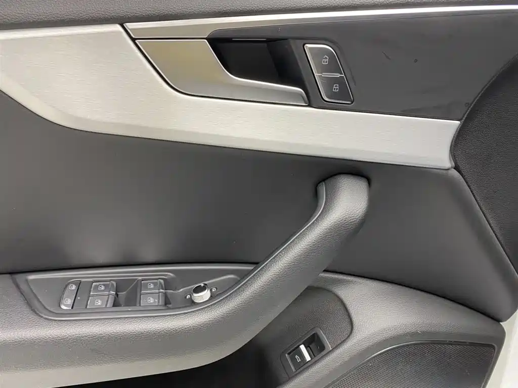 Audi A4L 2024 40 TFSI Fashion Dynamic