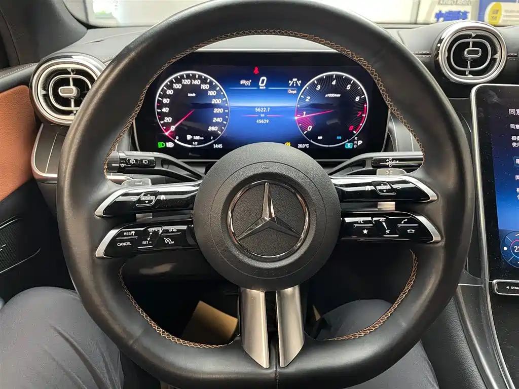 Mercedes-Benz GLC 300 L 4MATIC Dynamic Edition 5-Seater (2023 Facelift)