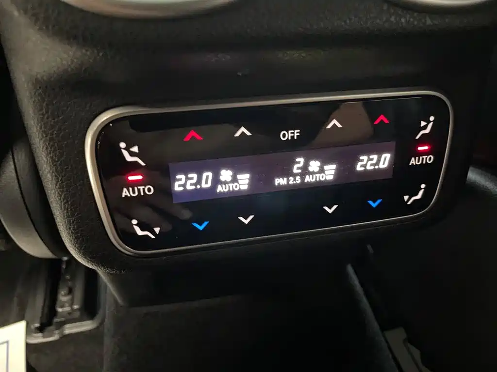 Mercedes-Benz GLC 300 L 4MATIC Dynamic Edition 5-Seater (2023 Facelift)