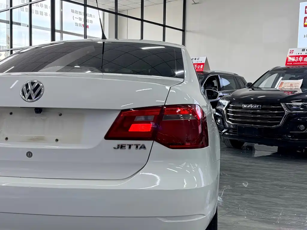 Jetta 2015 Zhihui Edition 1.4L Manual Fashion Type