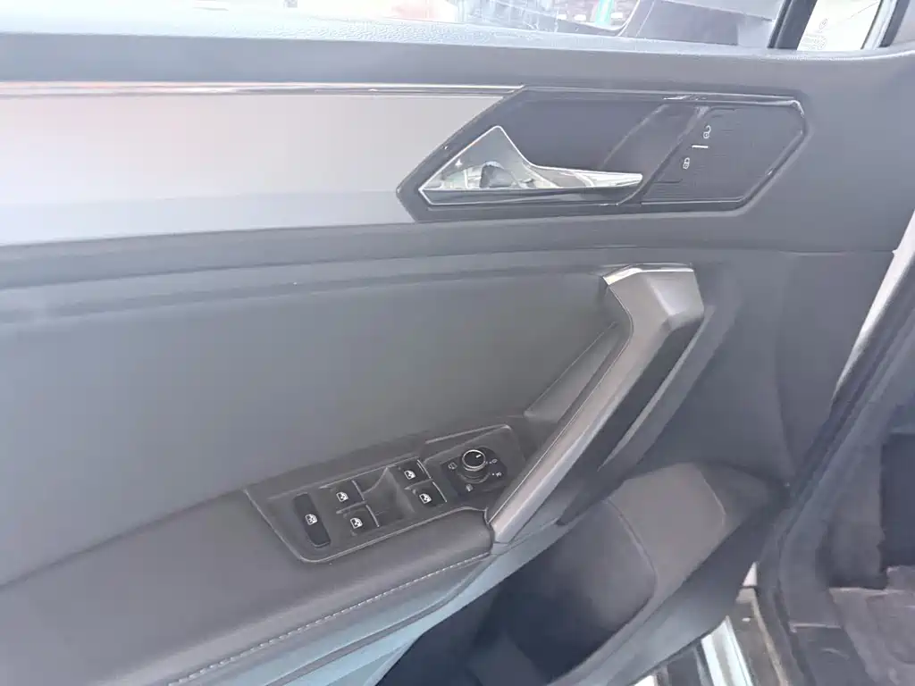 Tiguan L 2019 330TSI Automatic FWD Panoramic Comfort Edition China VI