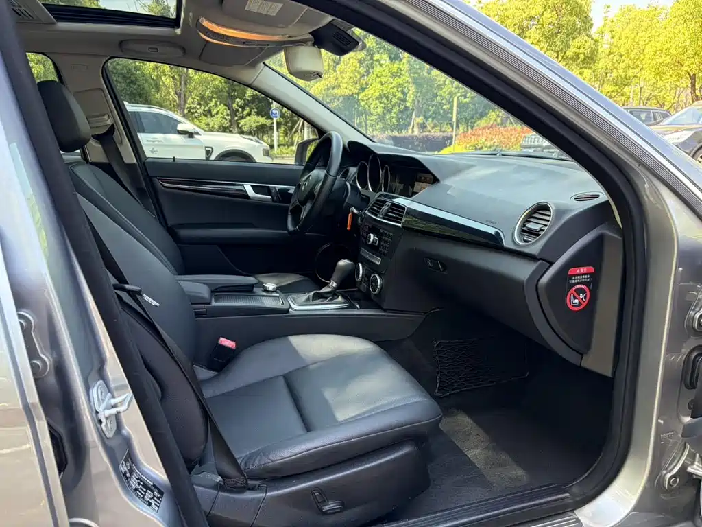 Mercedes-Benz C-Class 2013 C 180 Classic Grand Edition