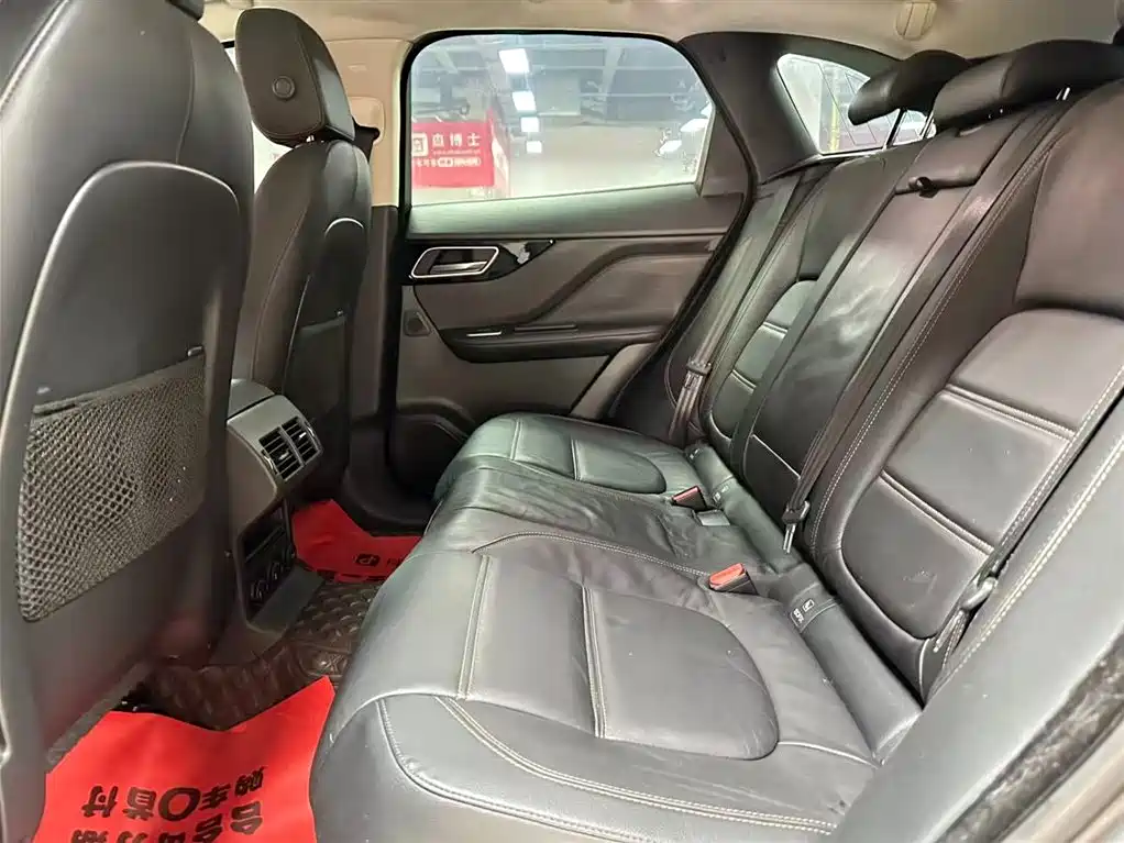 Jaguar F-PACE 2018 2.0T RWD Urban Prestige Edition