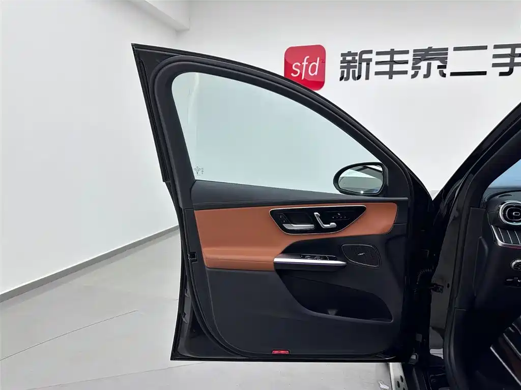 Mercedes-Benz GLC 2024 GLC 300 L 4MATIC Dynamic 7-Seater