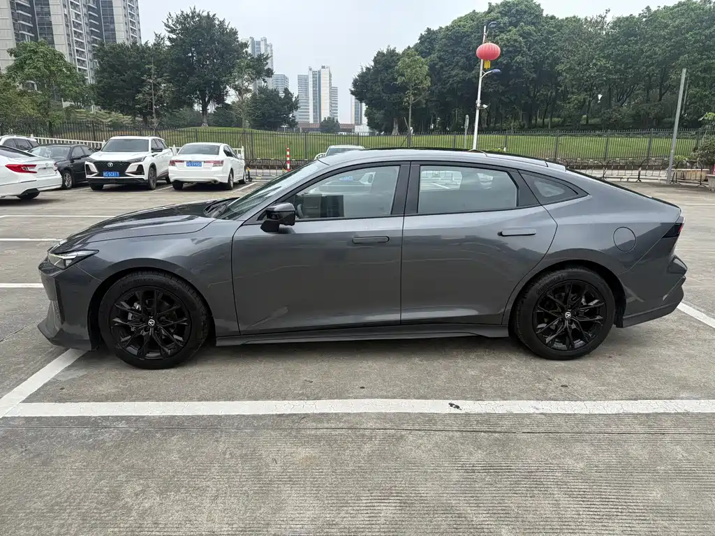 Changan UNI-V 2024 1.5T Prestige Edition
