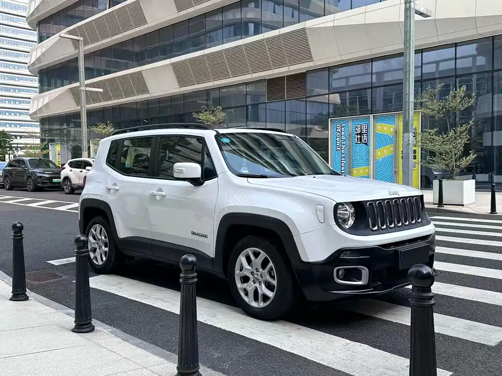 Jeep Renegade 2018 Connected Screen Edition 180T Automatic Energy Version