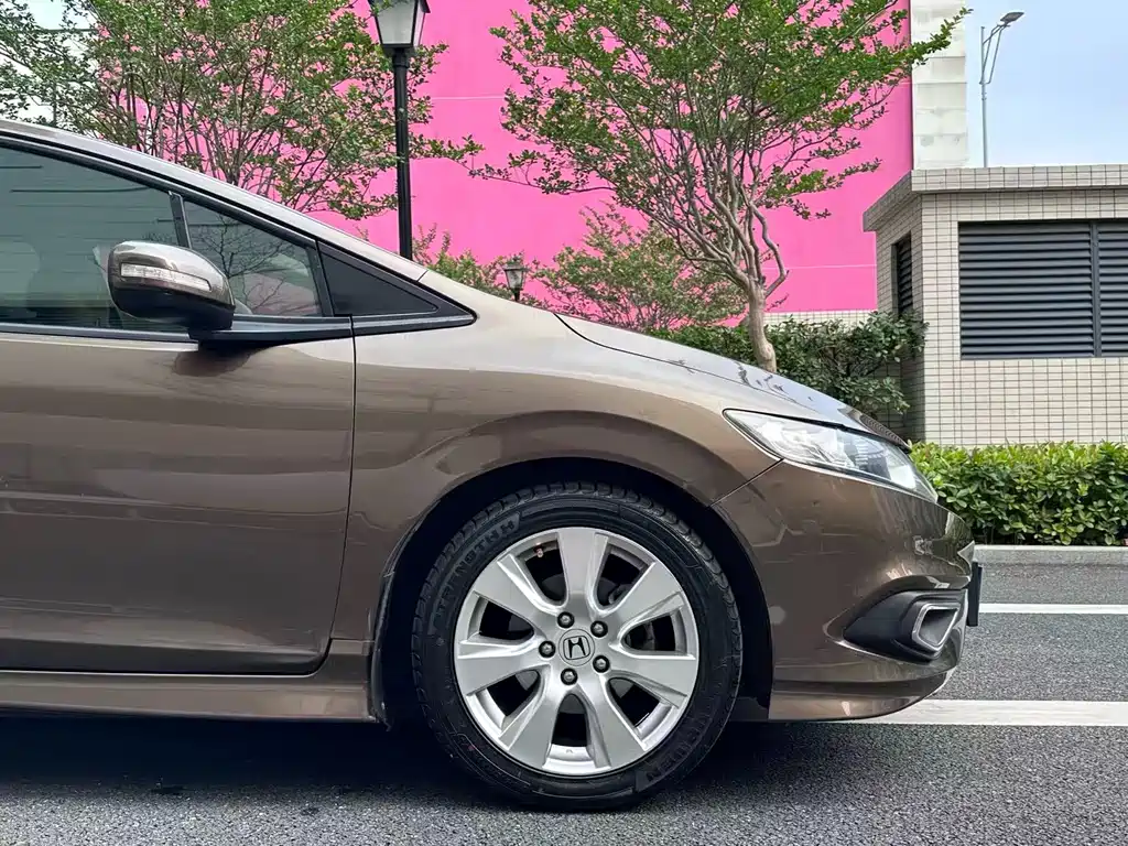 Honda Jade 2013 1.8L Automatic Comfort Edition 5-seater
