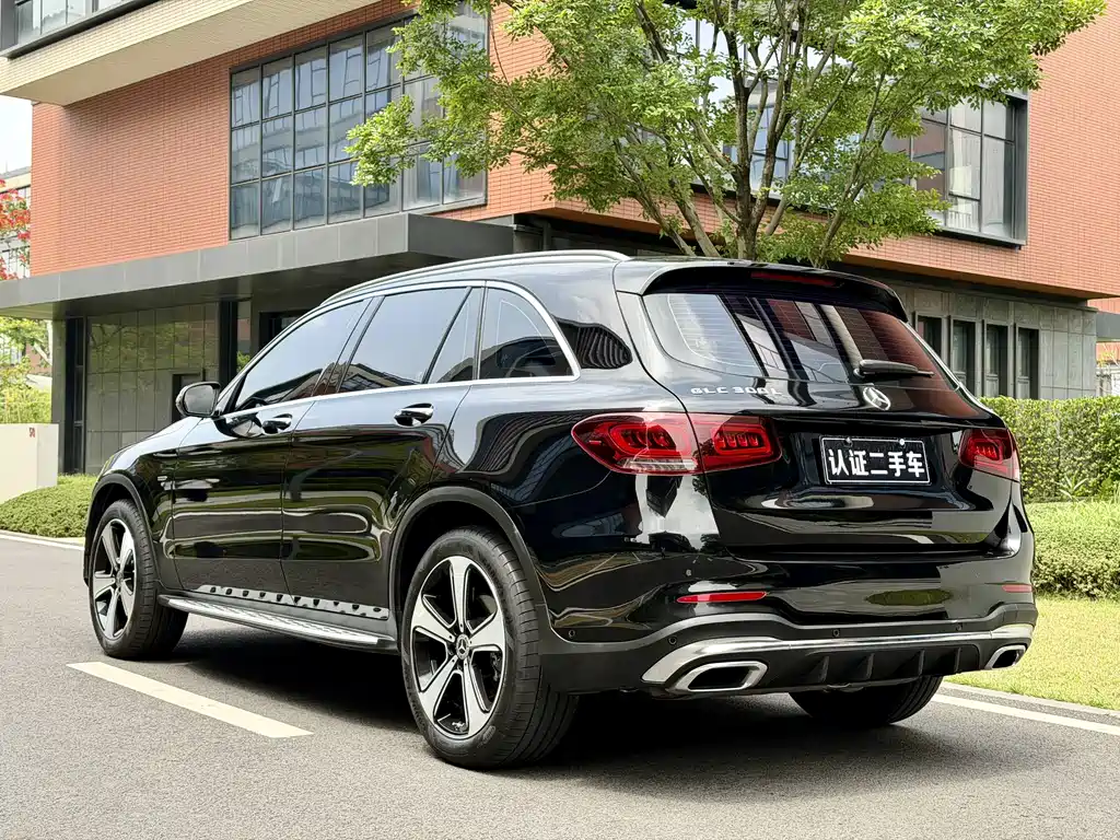 Mercedes-Benz GLC 300 L 4MATIC Dynamic Edition