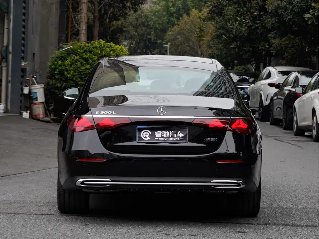 Mercedes-Benz E-Class 2026 E 300 L Luxury