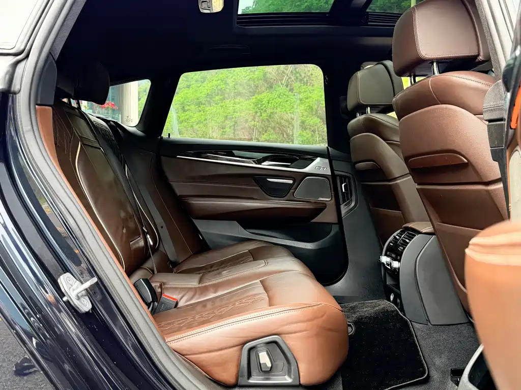 BMW 6 Series GT 2018 640i xDrive M Sport Package