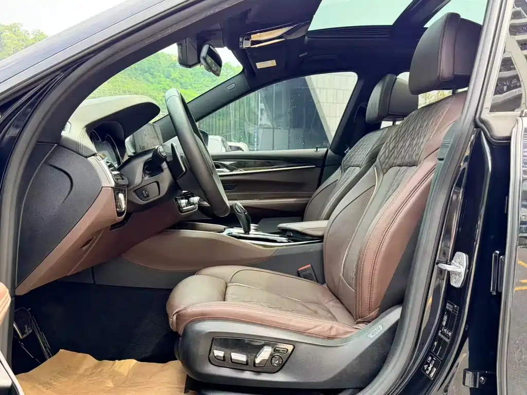 BMW 6 Series GT 2018 640i xDrive M Sport Package