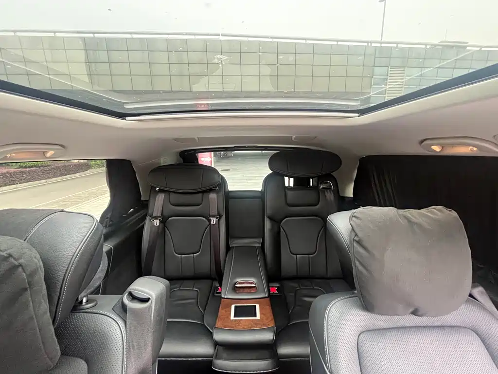 Mercedes-Benz V-Class 2018 V 260 L Luxury Long Wheelbase China VI