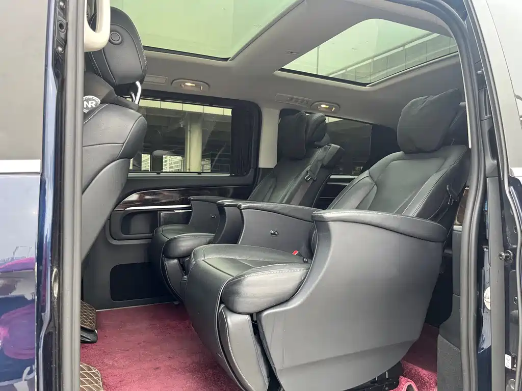 Mercedes-Benz V-Class 2018 V 260 L Luxury Long Wheelbase China VI