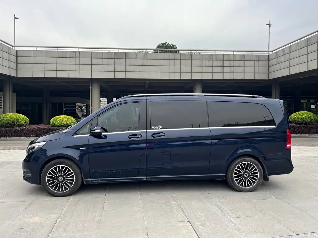 Mercedes-Benz V-Class 2018 V 260 L Luxury Long Wheelbase China VI