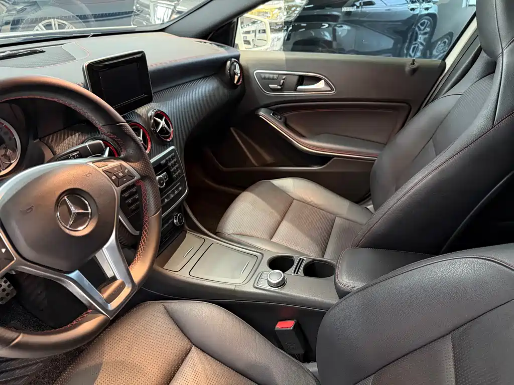 Mercedes-Benz A-Class (Import) 2016 A 260 Sport