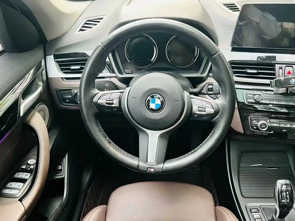 BMW X1 2022 sDrive25Li Leading