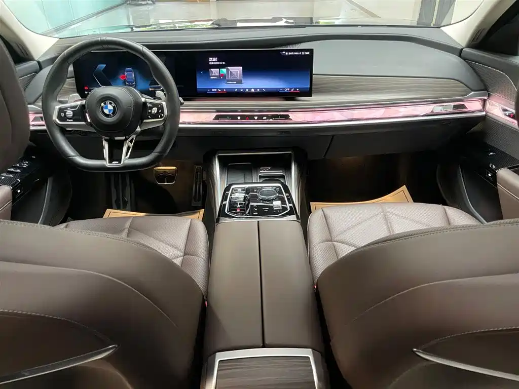 BMW 7 Series 2023 735Li M Sport Package