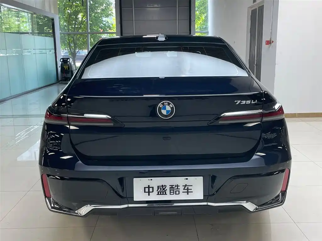 BMW 7 Series 2023 735Li M Sport Package