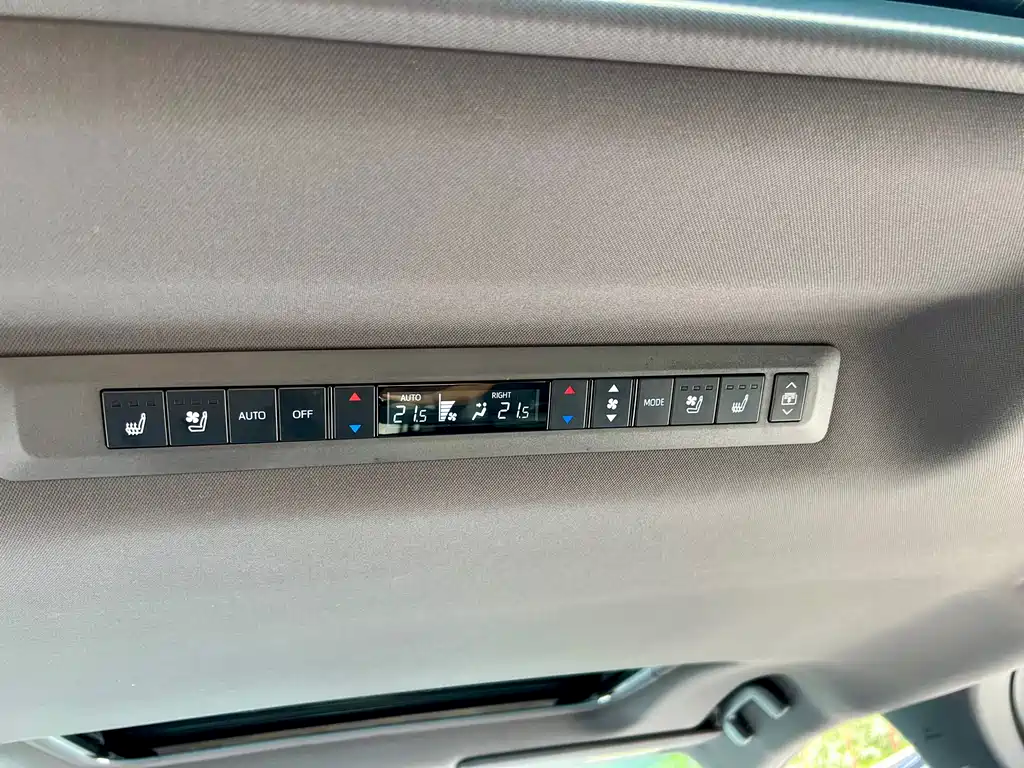 2021 Toyota Sienna Hybrid Platinum