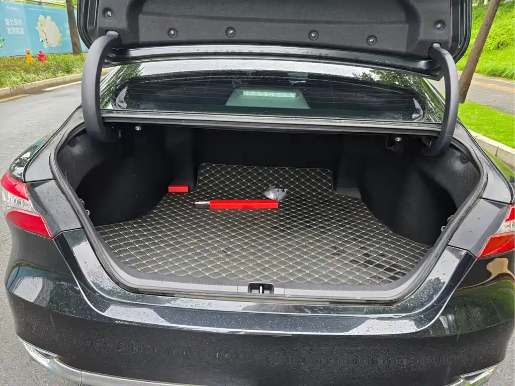 Camry 2023 2.0G Luxury Edition