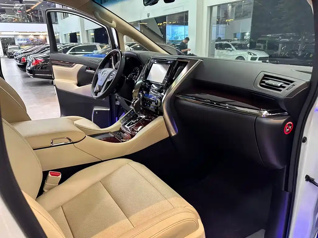 Alphard 2015 3.5L Luxury Edition