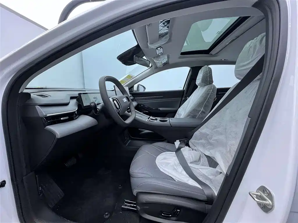 Geely Galaxy L6 2025 EM-i 140km Explore+ Edition