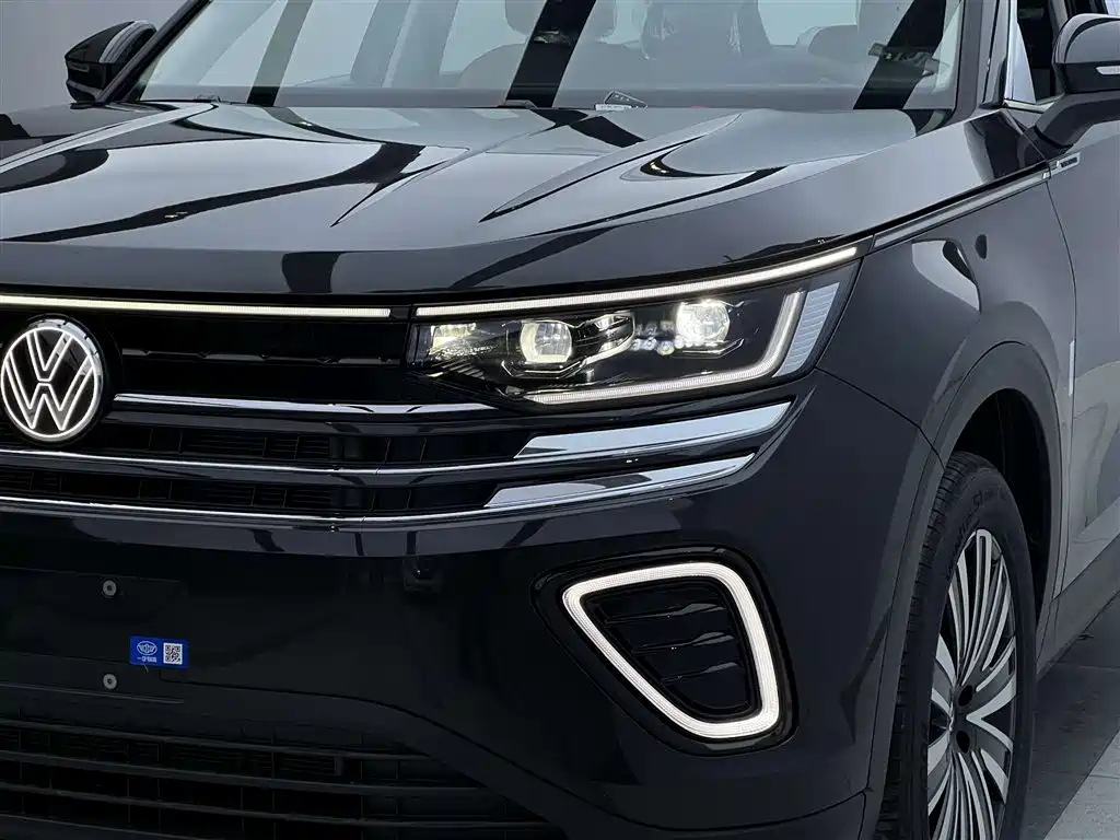 Tavendor 2025 330TSI Luxury Edition