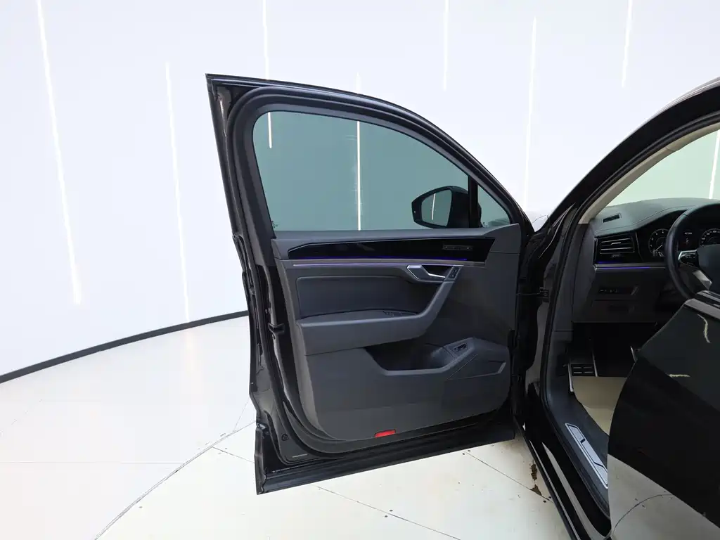 Volkswagen Touareg 2022 3.0TSI R-Line Black Edition