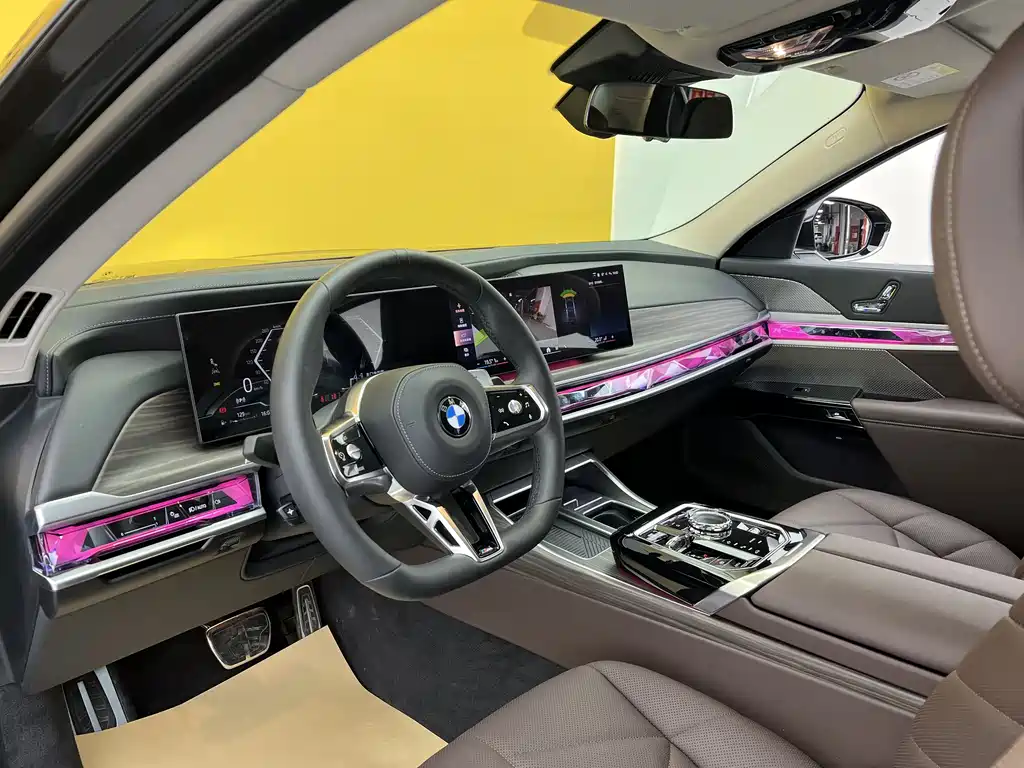 BMW 7 Series 2023 735Li M Sport Package