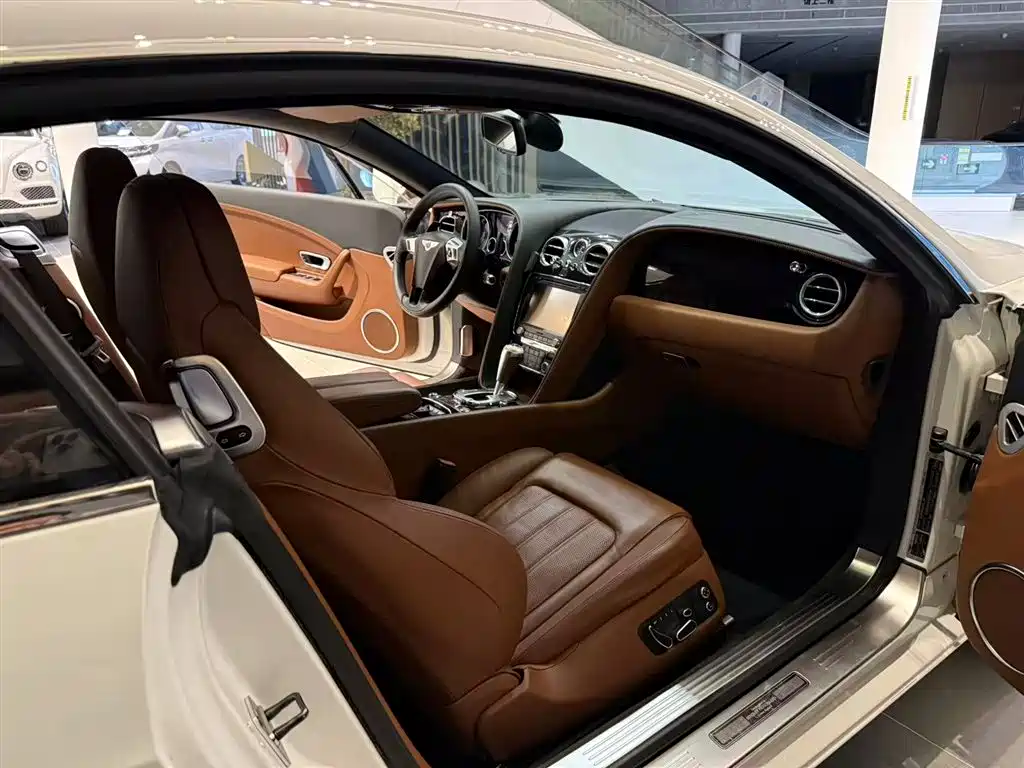 Bentley Continental GT 2012 6.0T W12
