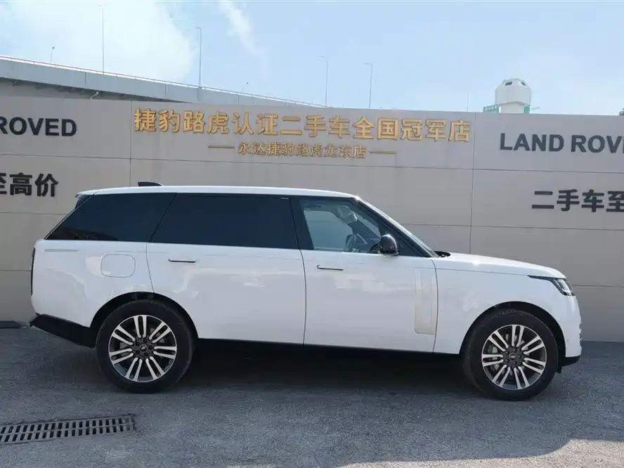 Range Rover 2023 3.0 L6 400PS Autobiography LWB