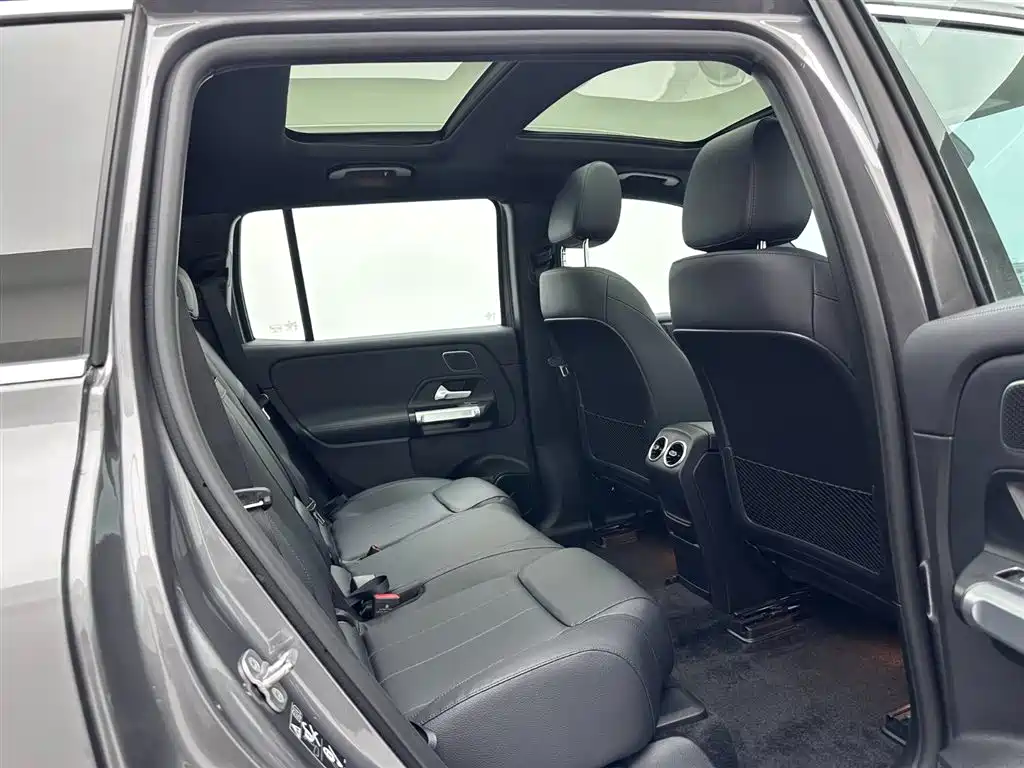 Mercedes-Benz EQB 260 2025