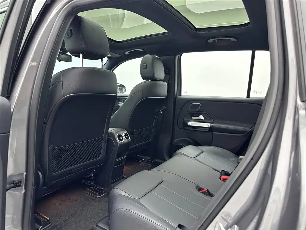 Mercedes-Benz EQB 260 2025