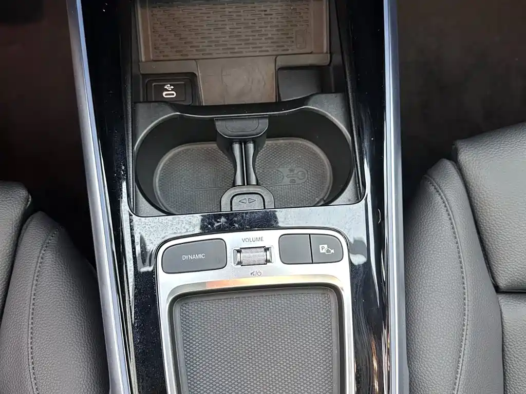 Mercedes-Benz EQB 260 2025