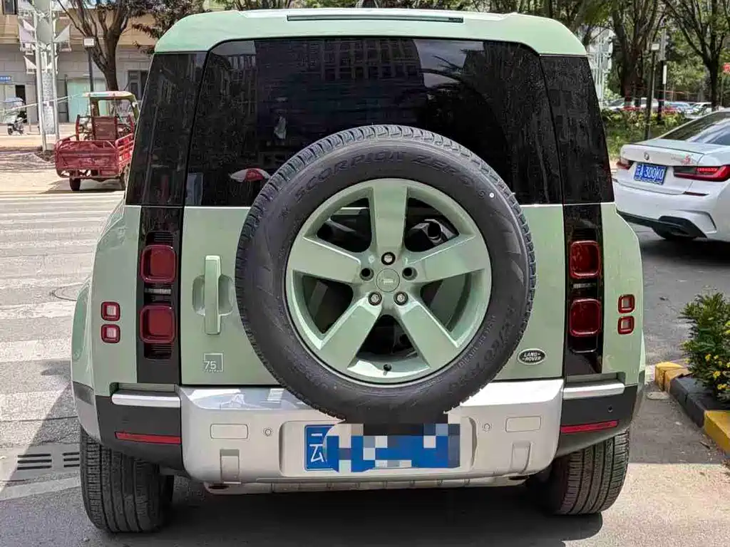 Land Rover Defender 2023 110 3.0T P400 75th Anniversary Legacy Edition