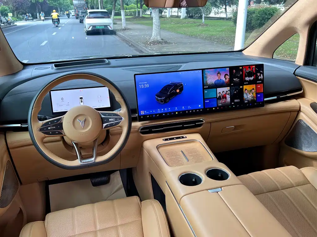 Voyah Dreamer 2025 PHEV AWD Flagship Kunpeng Edition