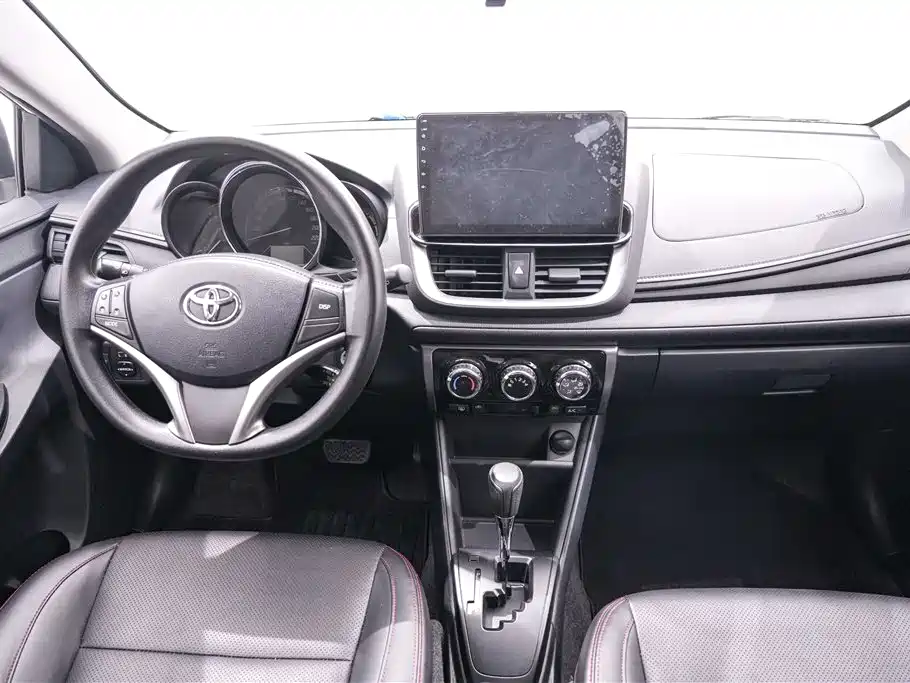 Toyota Yaris L X 1.5L CVT Premium Plus 2022