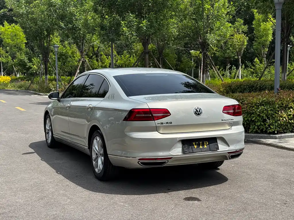 Volkswagen Passat 2018 Facelift 330TSI DSG Luxury