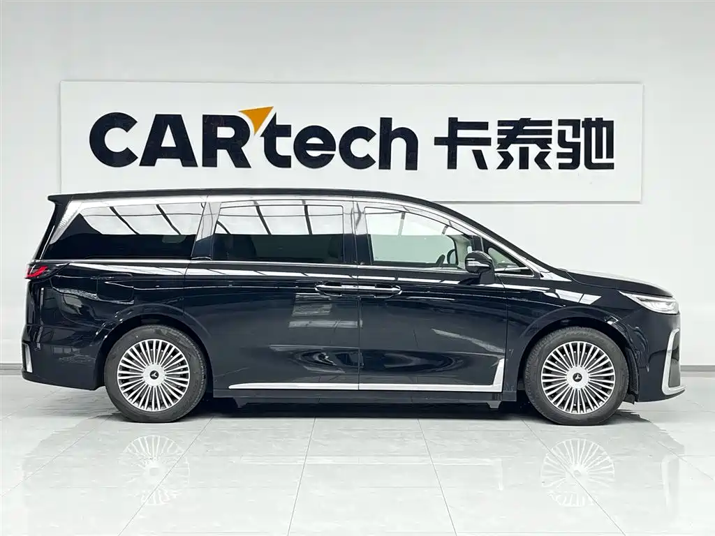 Voyah Dreamer 2025 PHEV AWD Premium Kunpeng Edition
