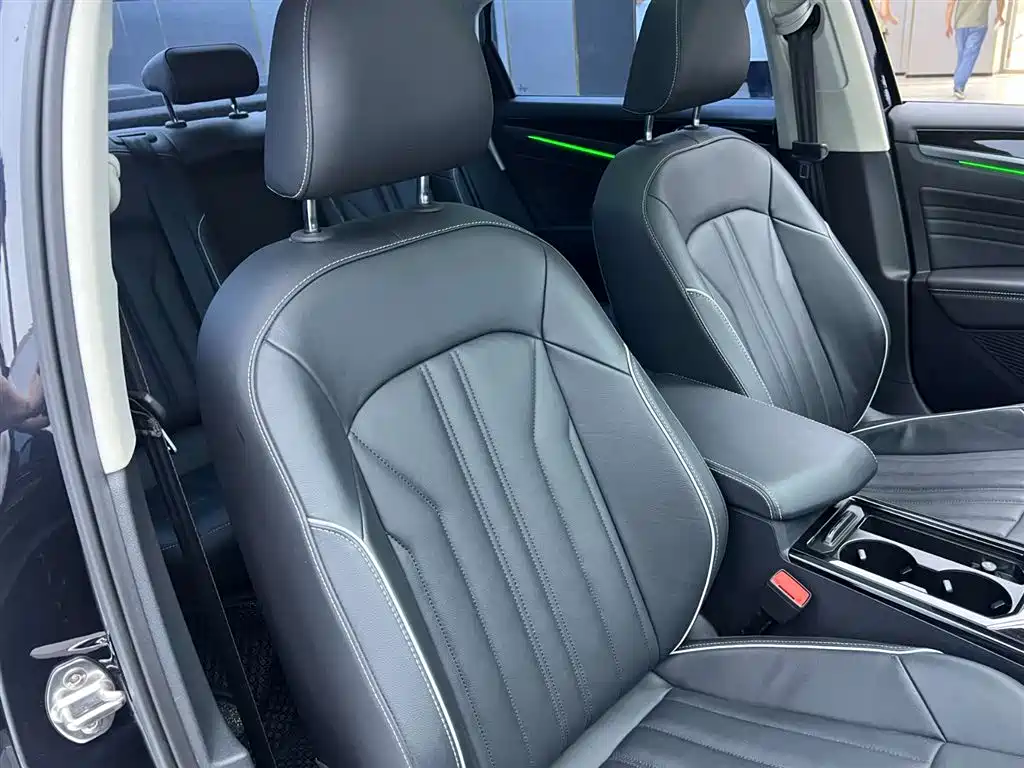 Volkswagen Passat 2023 330TSI Starlight Elite Edition