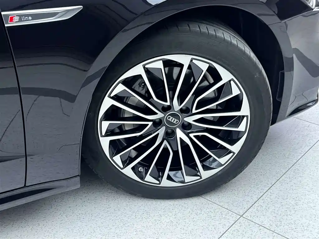 Audi A7L 2024 45 TFSI Luxury