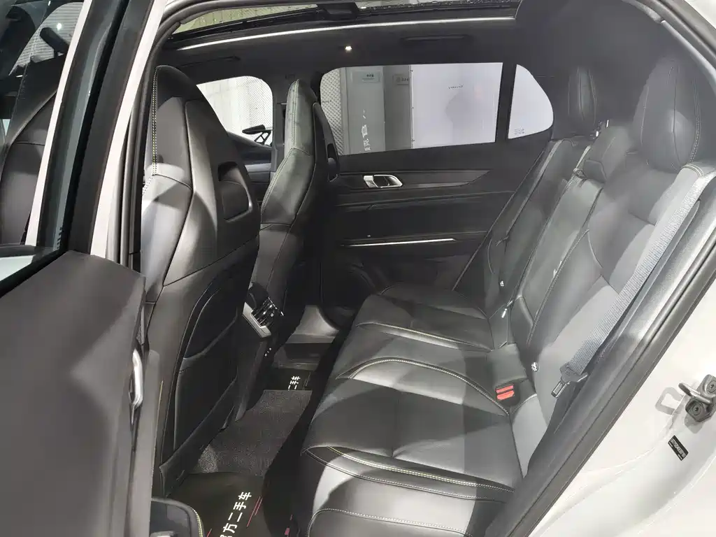 Lynk & Co 01 2.0TD AWD Pro