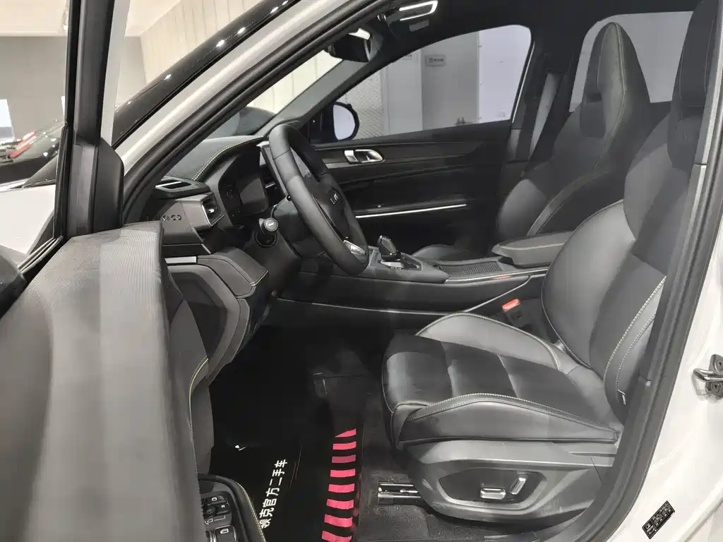 Lynk & Co 01 2.0TD AWD Pro