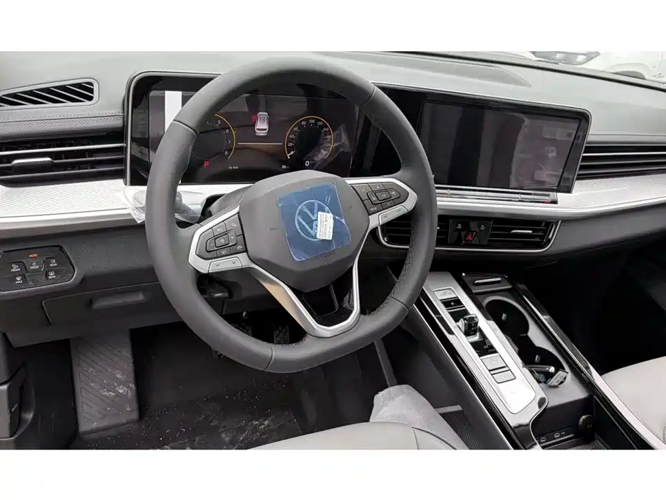Volkswagen Tavendor 2026 330TSI Luxury Touring Edition