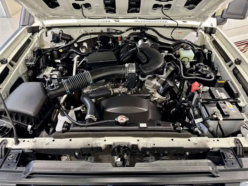 Land Cruiser LC76 2024 4.0L Automatic