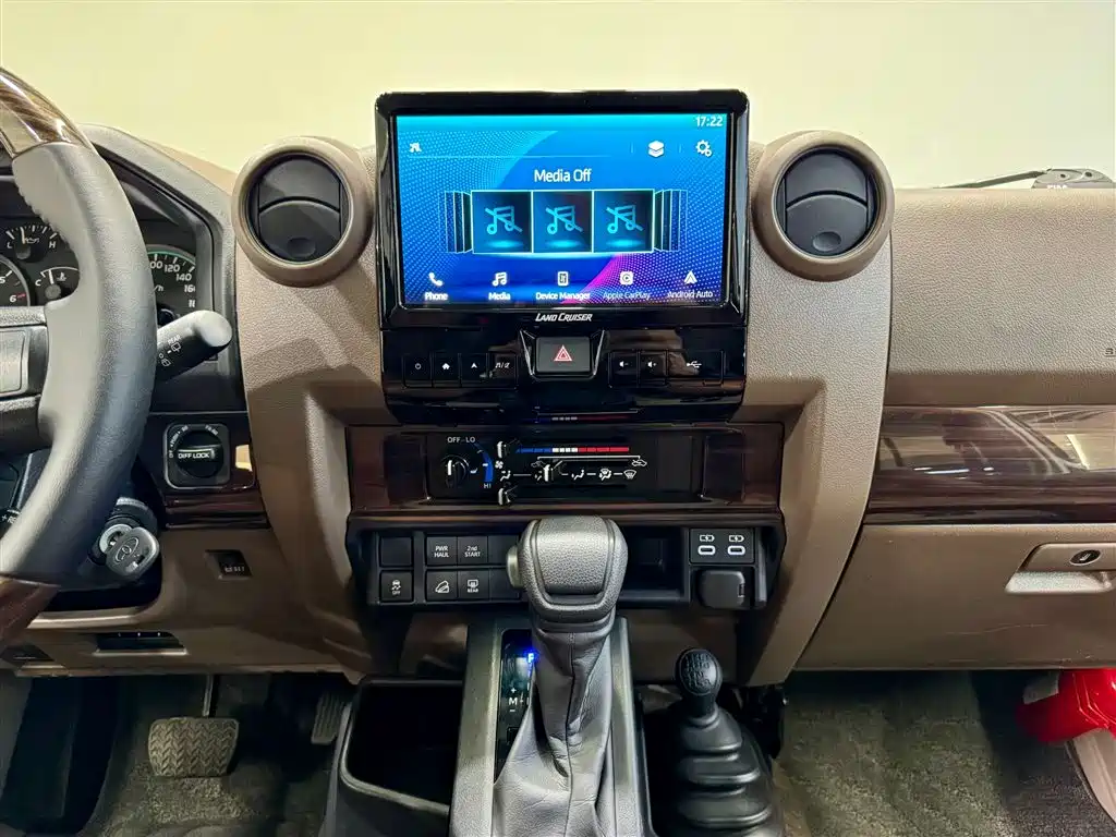 Land Cruiser LC76 2024 4.0L Automatic